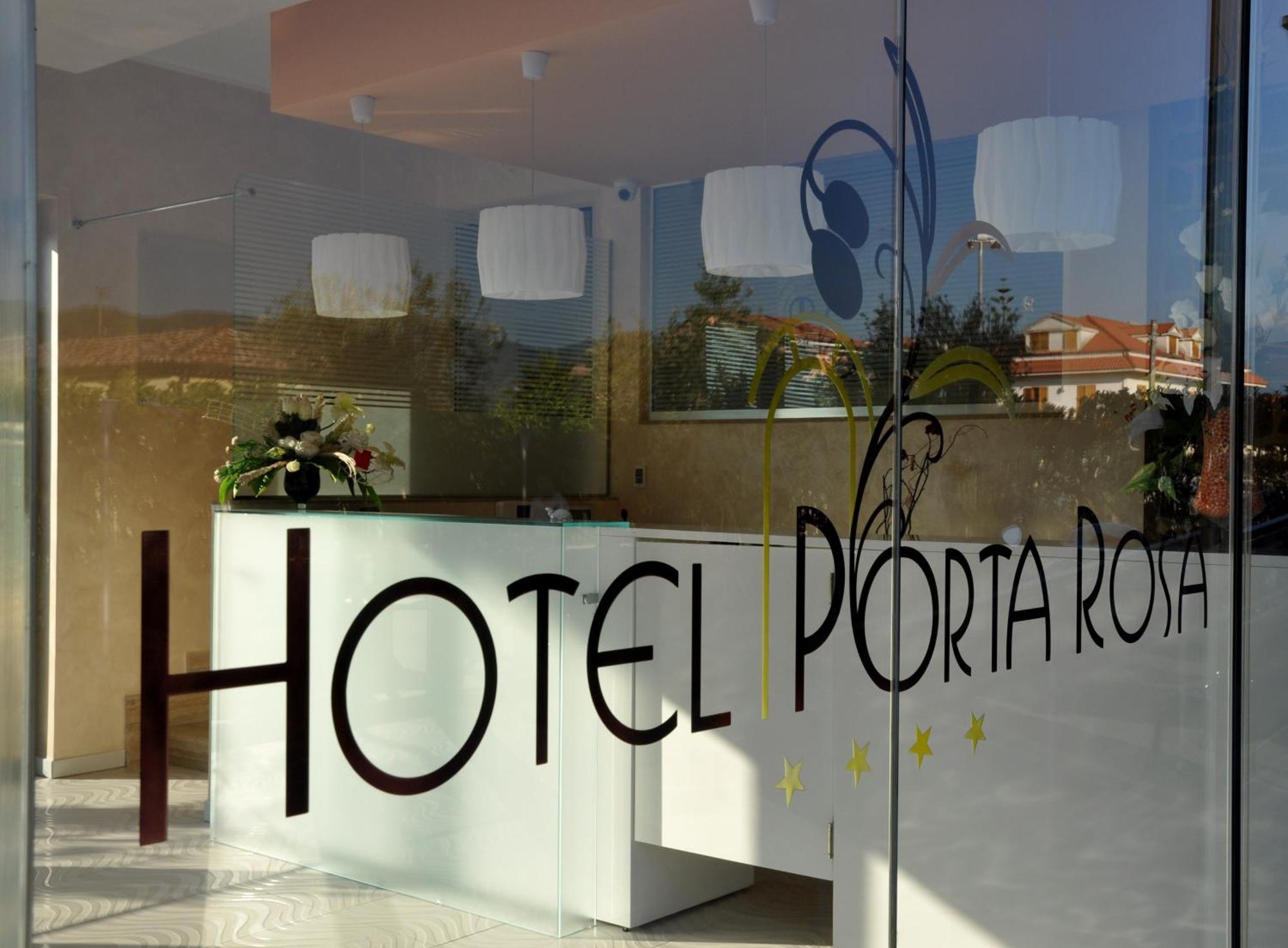 Hotel Porta Rosa 아셰아 외부 사진